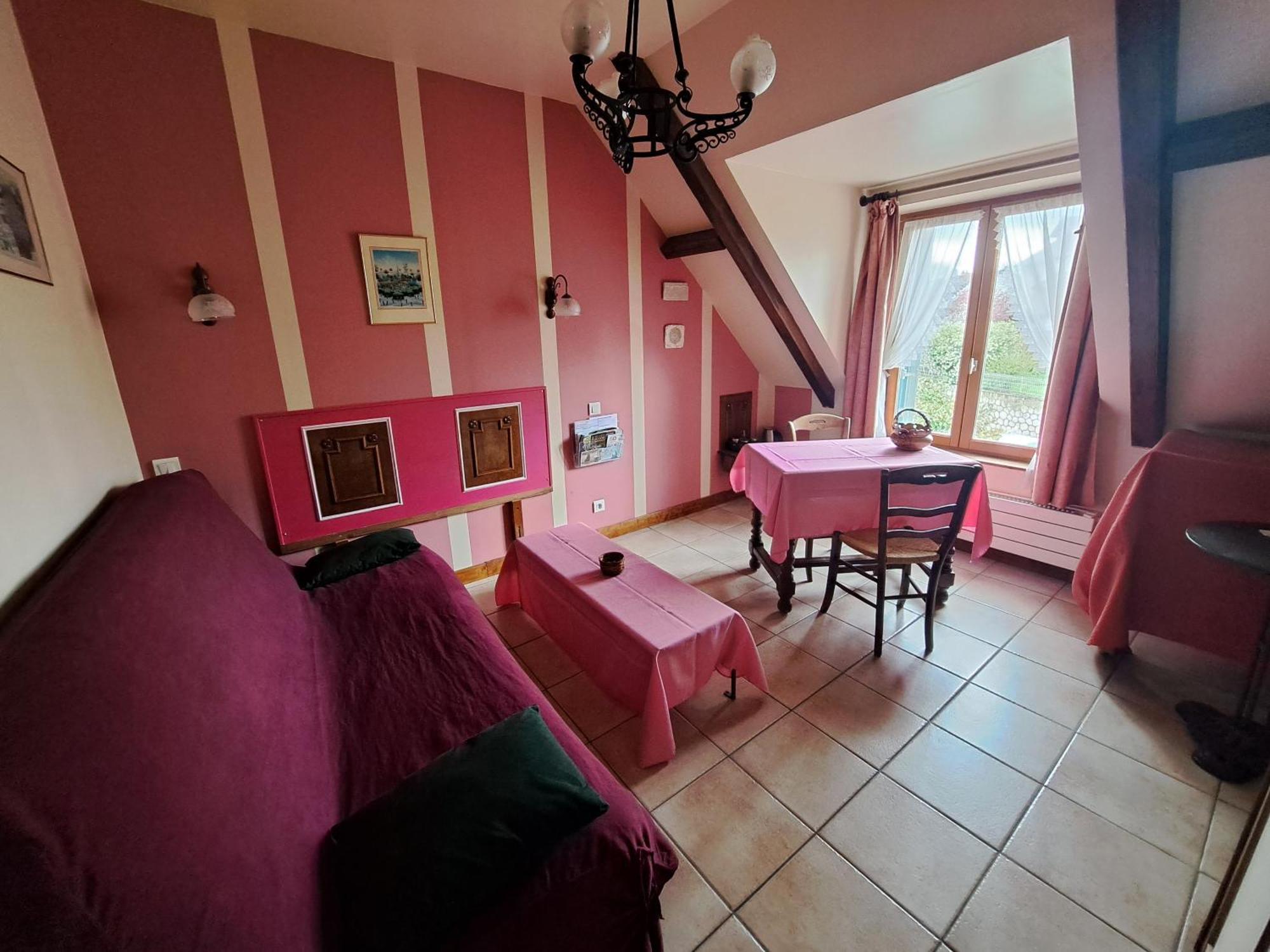Location A Coucy Le Chateau Exteriér fotografie